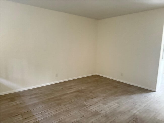 Photo - 9460 SW 52nd St