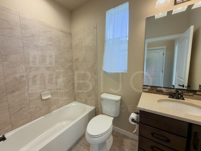 Photo - Spacious 4 Bedroom!!