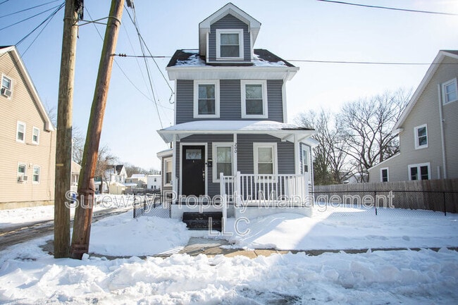 Building Photo - 200 Chestnut St