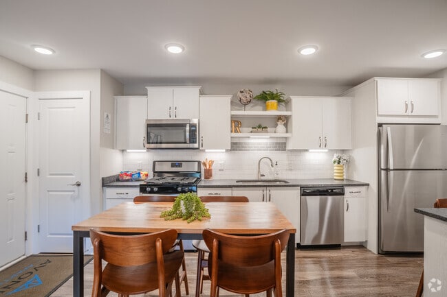 2BR, 2BA - 1,000SF - B1 - Kitchen