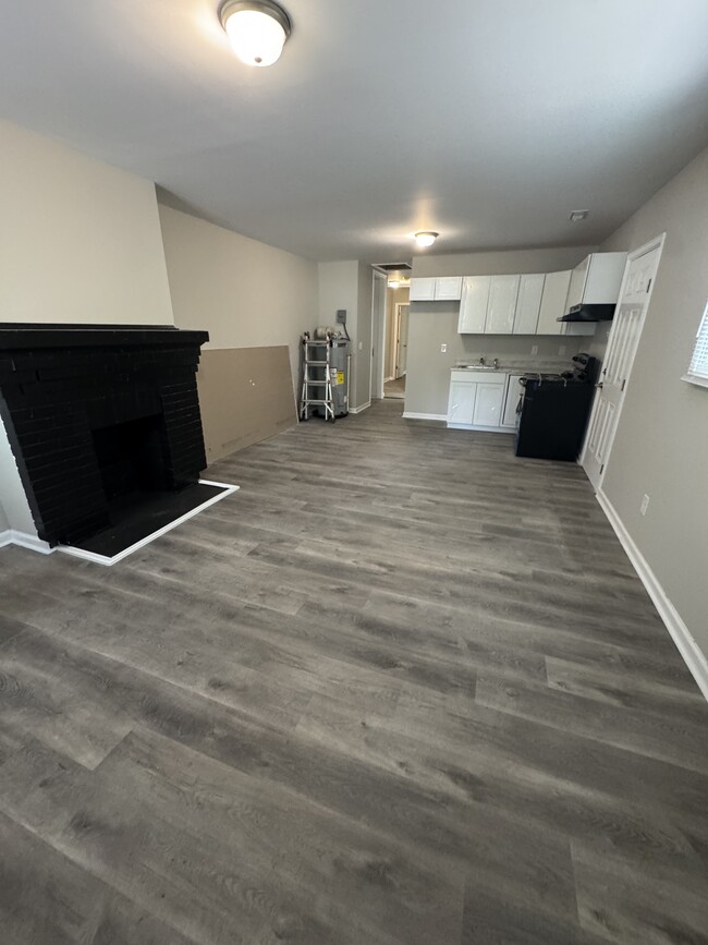 Livingroom - 529 Rose St