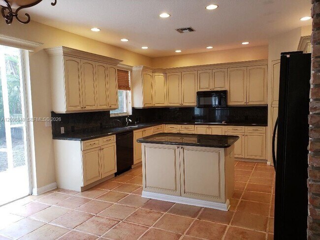 Photo - 6352 Squirewood Way