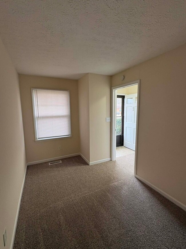 Photo - 1615 Highland Way