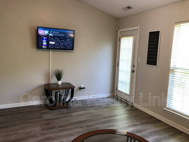 Photo - 5534 Allen Rd E