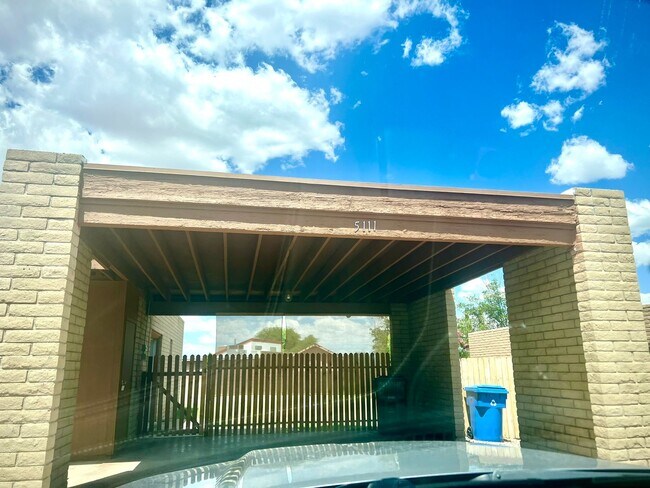 5111 Paseo Las Palmas