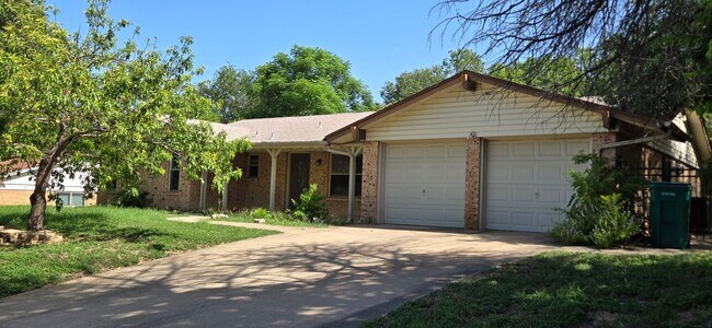 Photo - 1109 Shine Ln