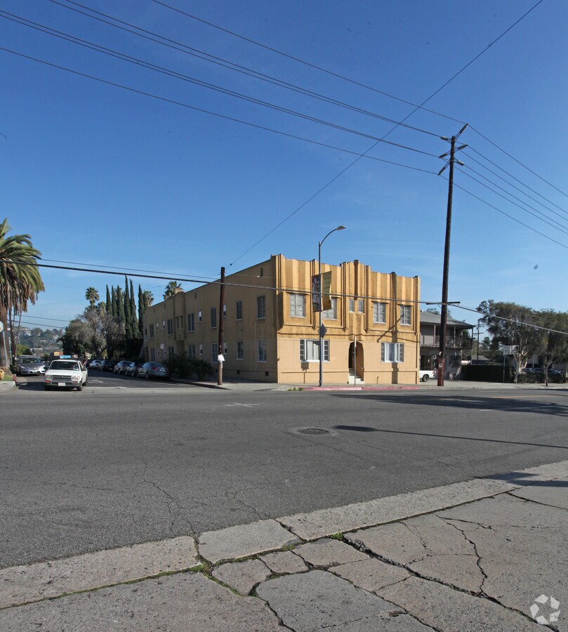 Photo - 1558 Hillhurst