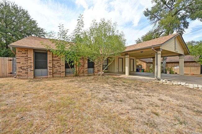Building Photo - 2409 Berkett Dr