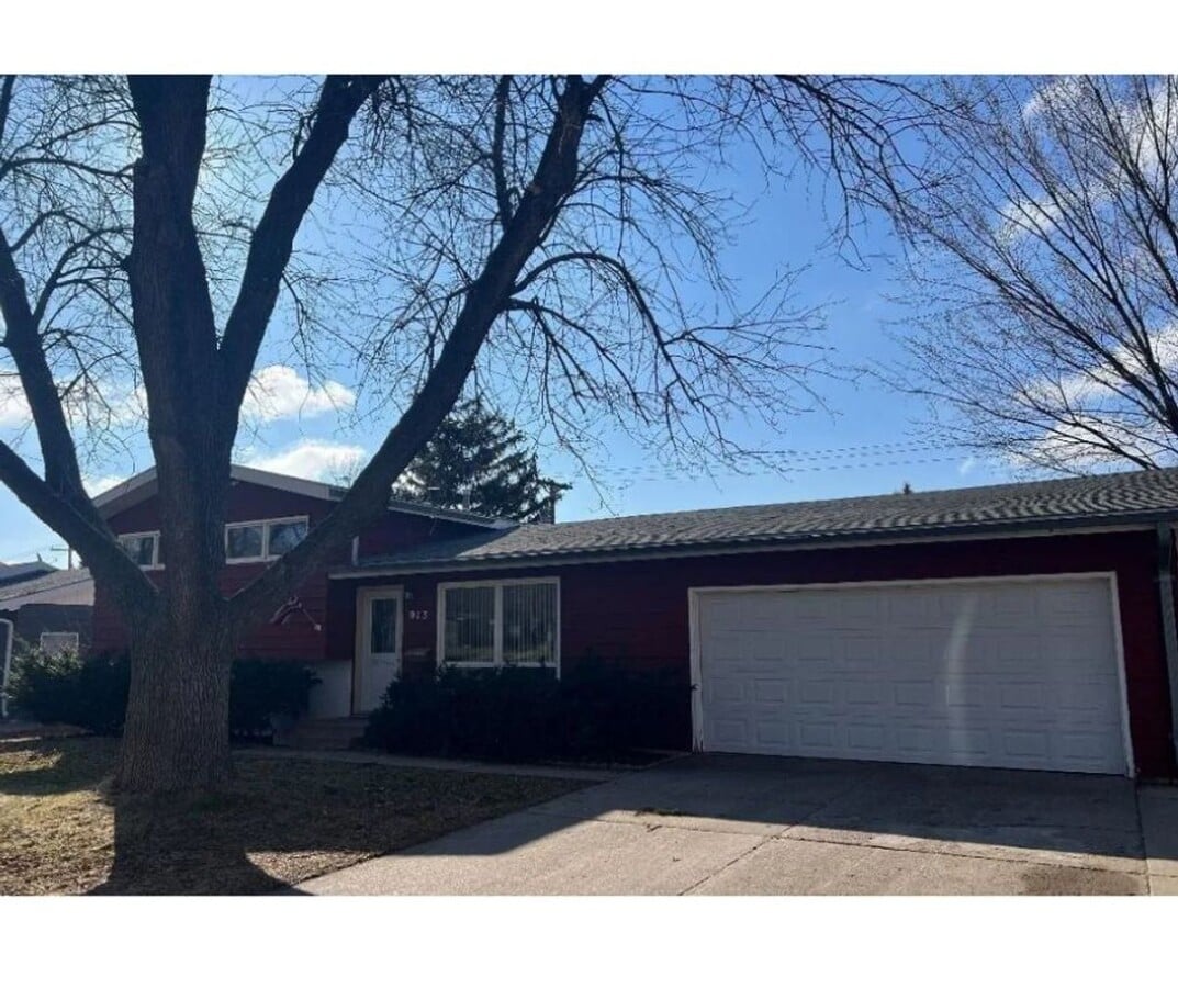 Photo - Updated 3 Bedroom Home | Pet Friendly | Prime Location