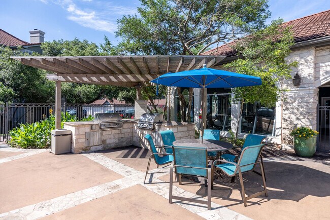 The Boulevard At Town Lake apartments — community photo