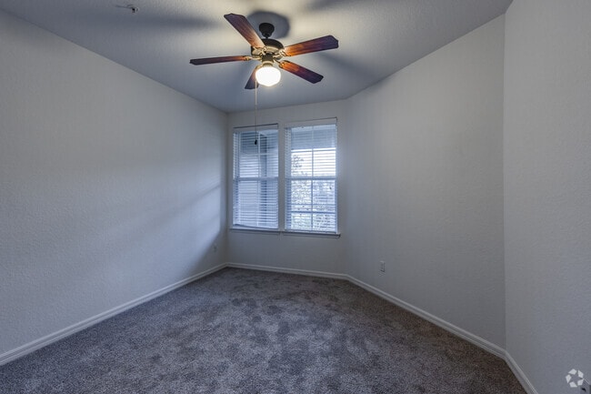 1 BR, 1 BA - 857SF