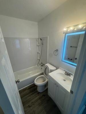 Photo - 1807 E Walnut St