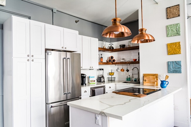 Building Photo - 215 W 7th St Unit 904 Rental