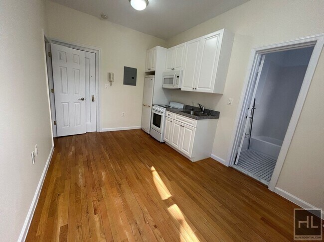Photo - WEST 72 STREET Unidad 5C