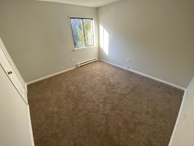 Photo - 32 Old Foxon Rd Unit 27