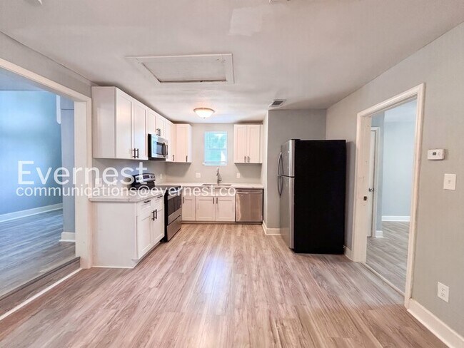 4318 1st St Unit B