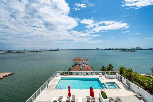 Photo - 601 NE 27th St Unidad 1007