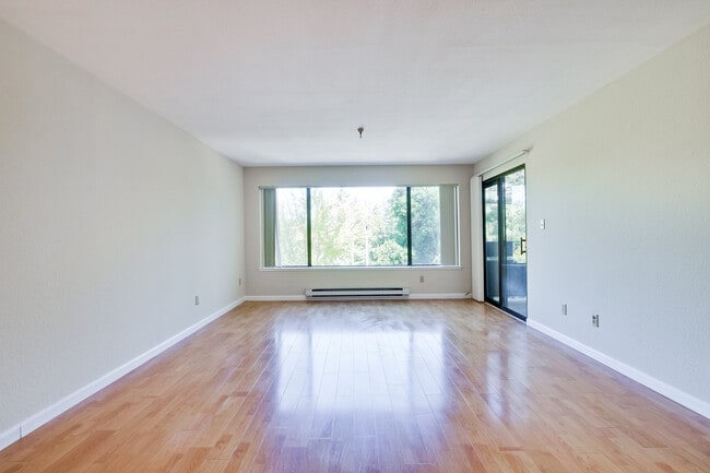 Photo - 725 Mariposa Ave Unit 202