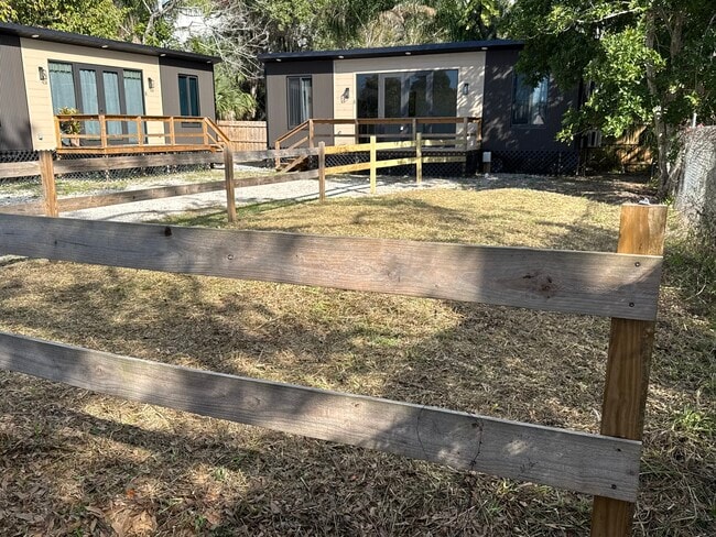 Building Photo - 5008 N Lockwood Ridge Rd