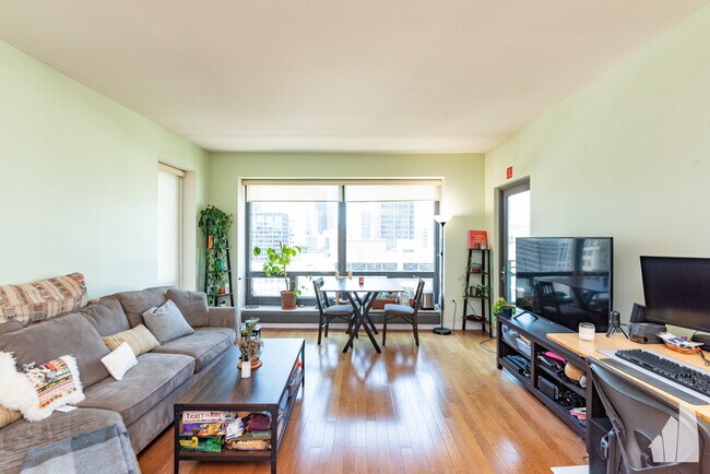 Building Photo - 130 N Garland Ct Unit 2412