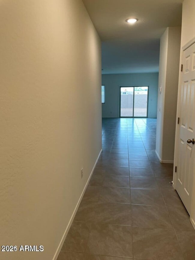 249 W Tropical Dr