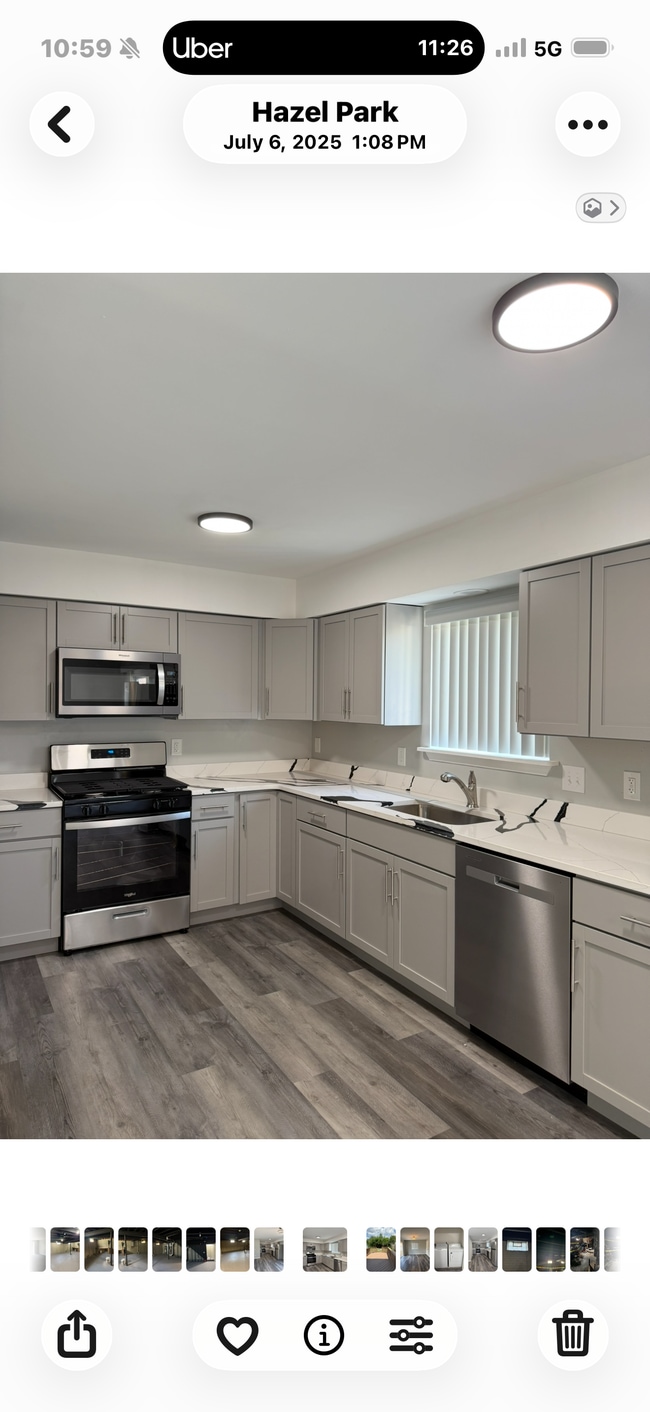 Building Photo - 1417 E Jarvis Ave