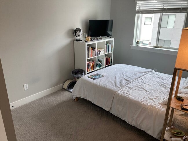 25 E Center St
