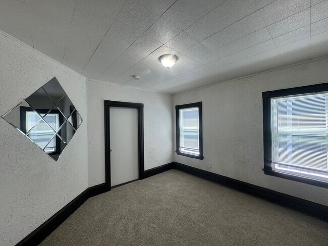 53 Hinckley St Unit 2