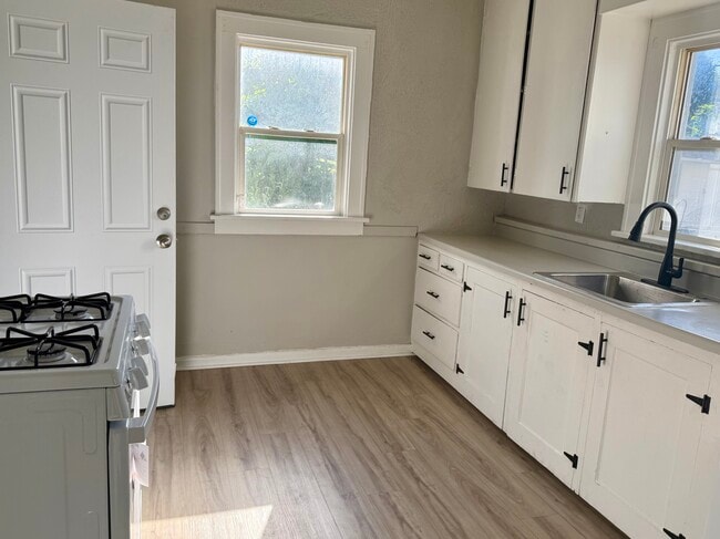 3367 E 102nd St Unit 3367 Down