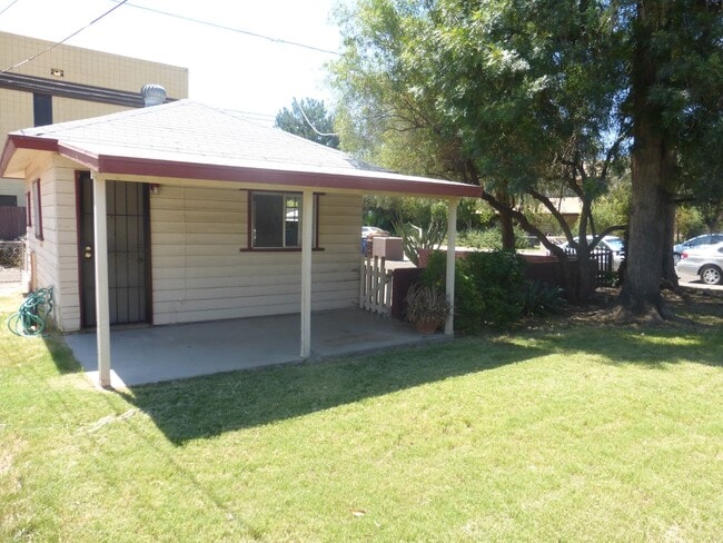 Building Photo - 1 Bedroom/1 Bath home in Tempe for Rent