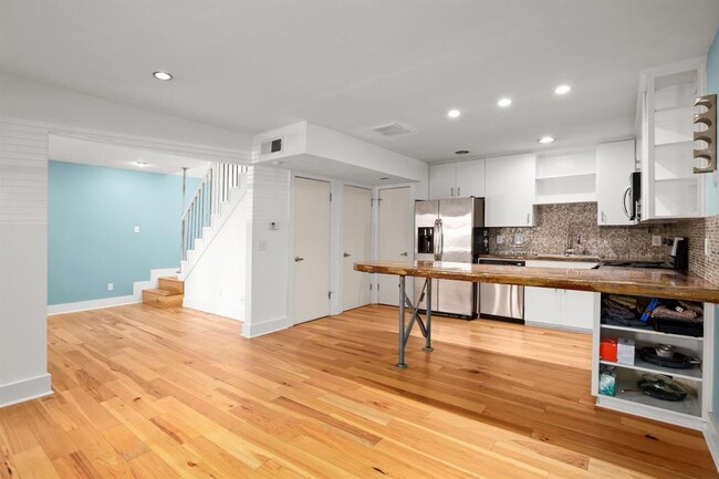 Photo - 1101 Shoal Creek Blvd Unit 6