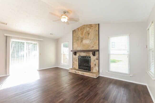 Photo - 6270 Leverett Dr