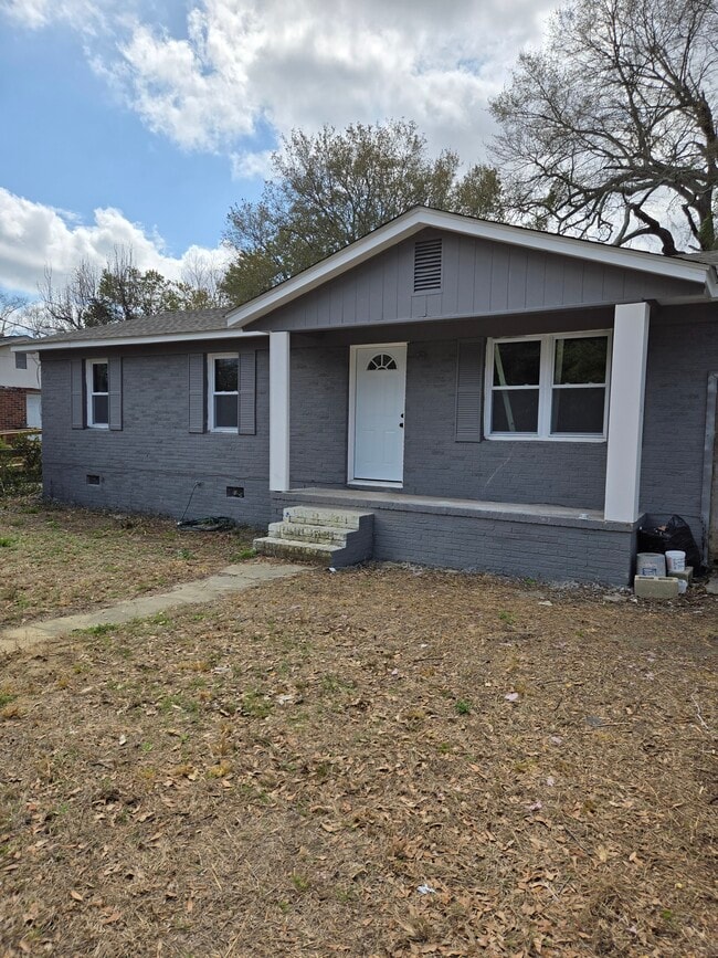 Building Photo - 131 Jones Ray Cir