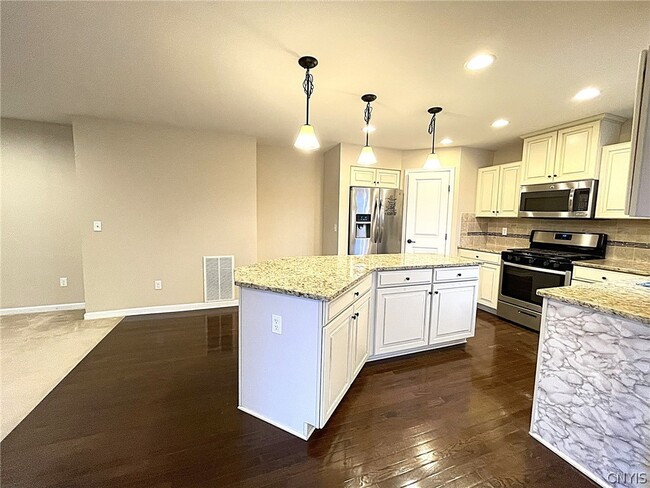 Photo - 113 Weeping Willow Way
