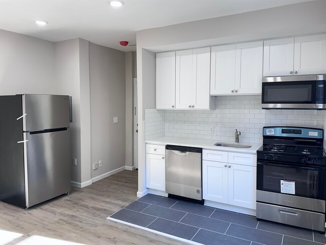 Photo - 160 Vroom St