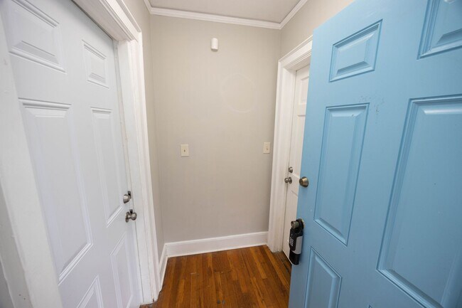 2058 Woodley Rd Unit B
