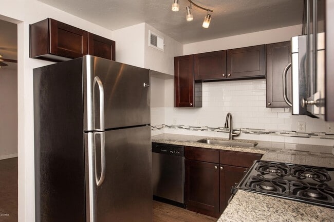 Photo - 502 E Mariposa St Unidad 101