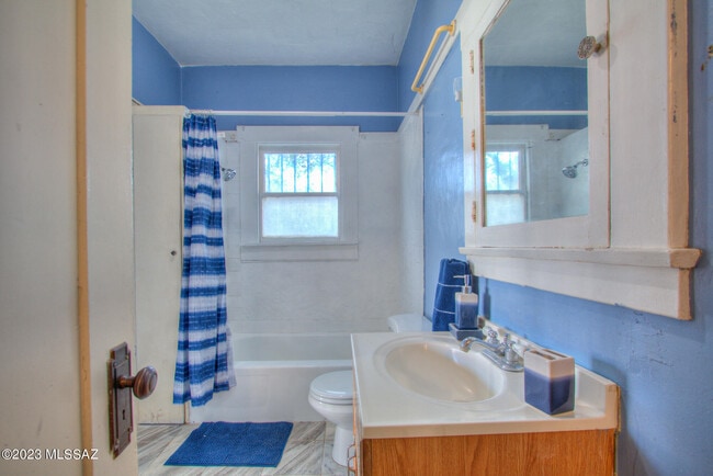 Photo - 926 N 3rd Ave