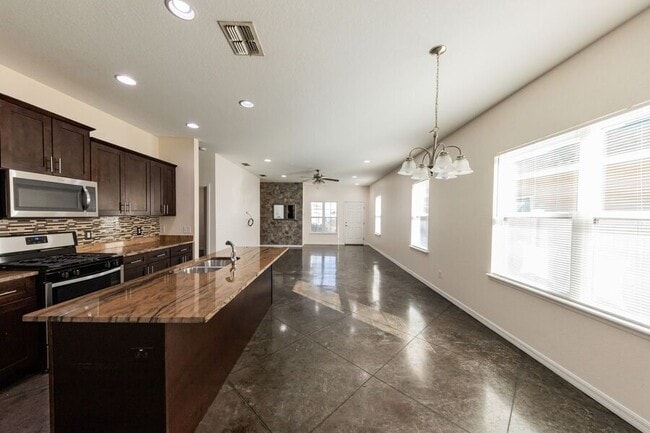 Photo - 2905 Whispering Trails Dr