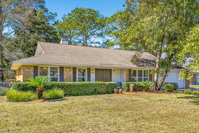 Photo - 1140 Troon Dr E