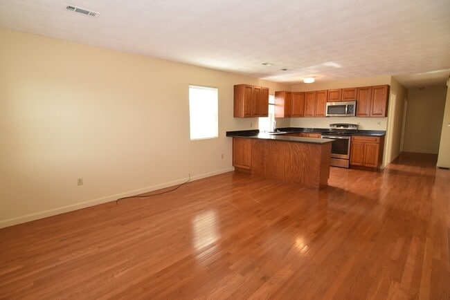 Photo - 877-879 Washington St Unit D