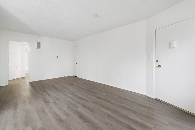 1236 McClellan Dr