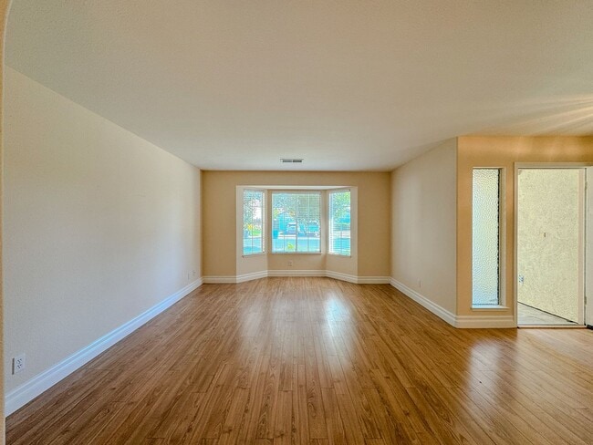 Photo - Lovely 3 Bedroom Home!