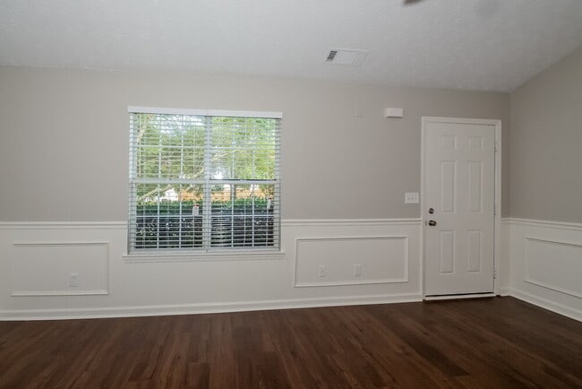 Photo - 5035 Yellow Pine Dr