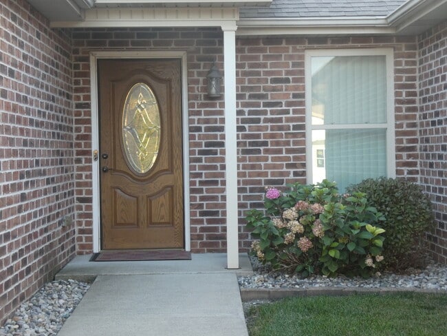 Photo - 627 N Edgemere Dr