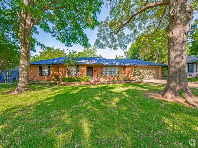 Building Photo - 10715 Royal Springs Dr Rental