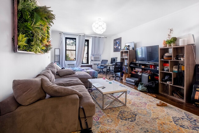 154 Henry St Unit eva