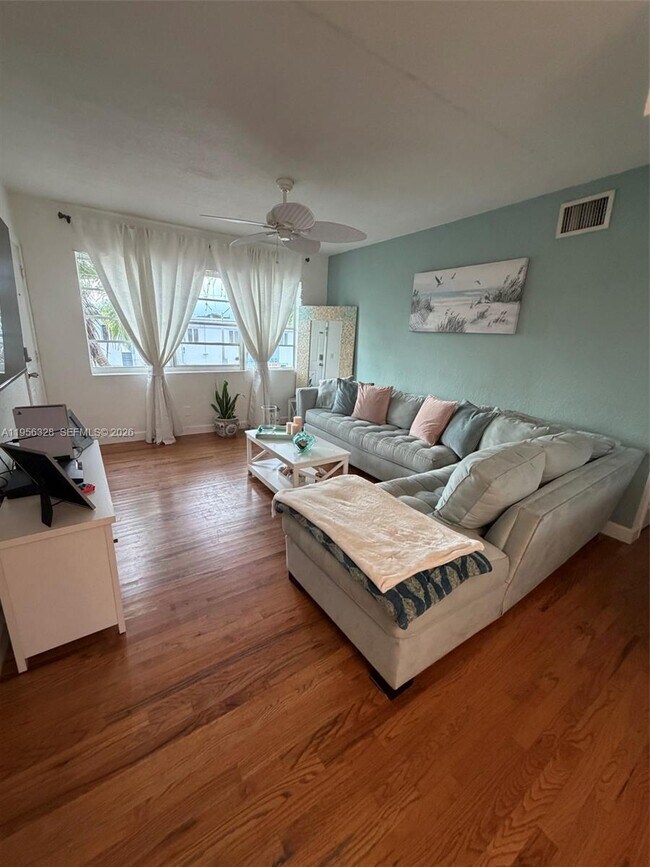 Photo - 8345 Byron Ave Unit 3