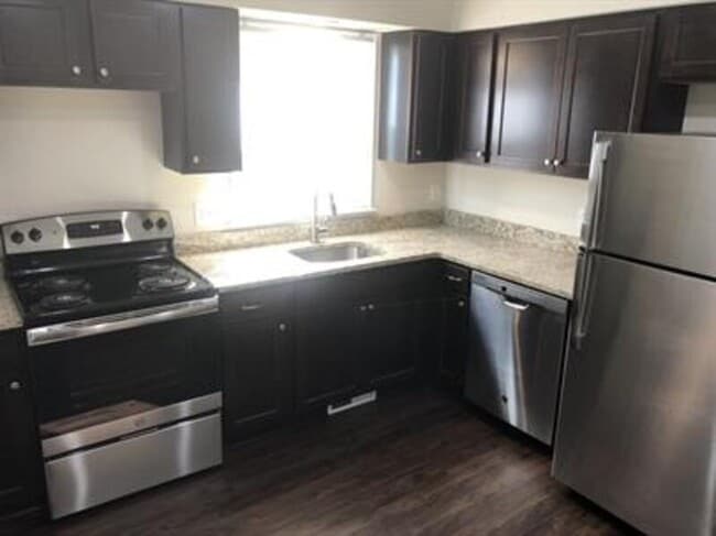 Photo - 956-988 W. Liberty St. - 978-A