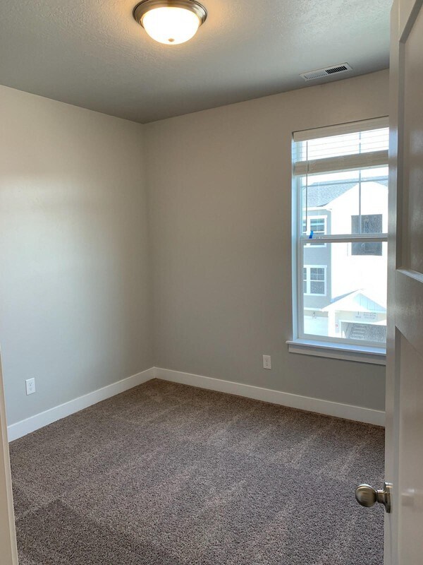 718 N 380 W Unit 101